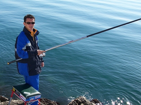 Pescare con la canna bolognese lunga 8 metri